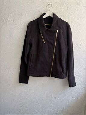 Lululemon Jacket excellent condition